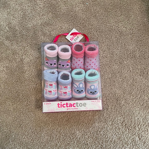 Baby girls booties 0-12 months **NEW in box** - Picture 2 of 3